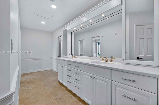 Building Photo - 6731 SW 138th St