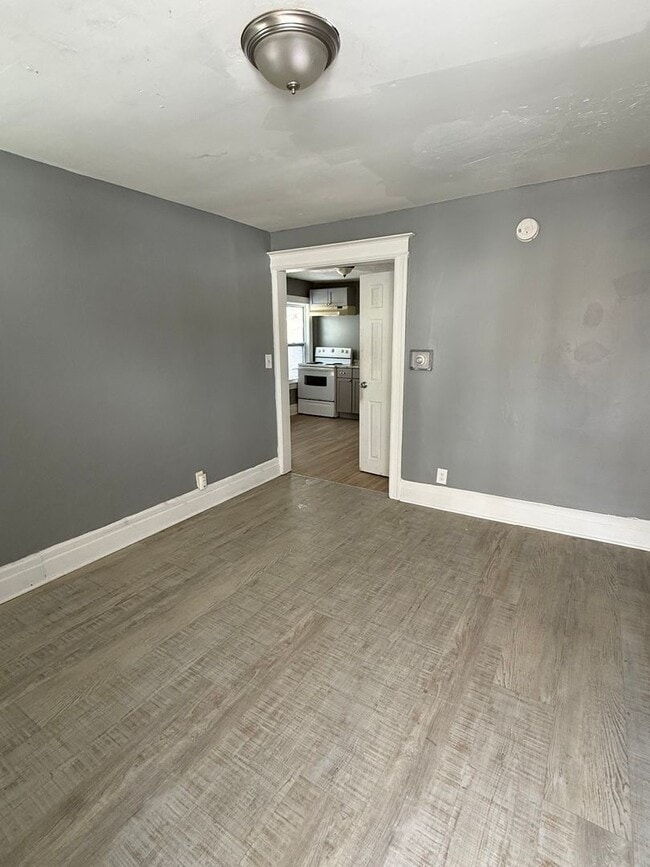 Building Photo - Spencer