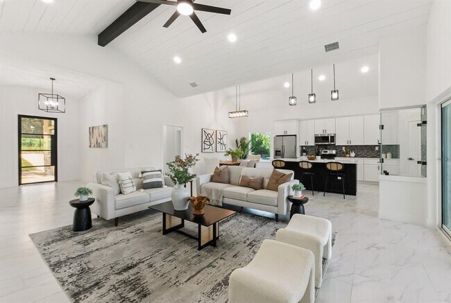 Building Photo - 418 Bedford Dr