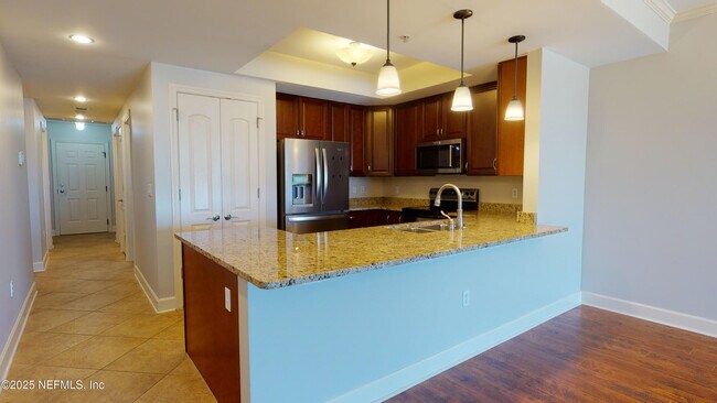 Building Photo - 525 3rd St S