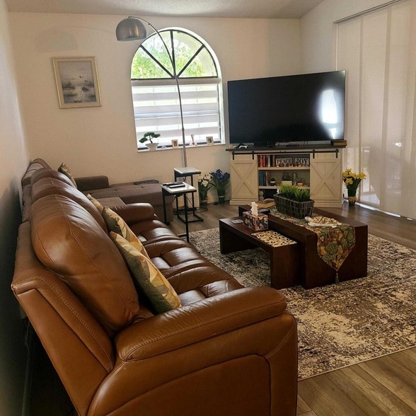 Building Photo - 5267 Europa Dr