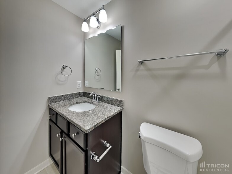 Building Photo - 930 Corvus Ct