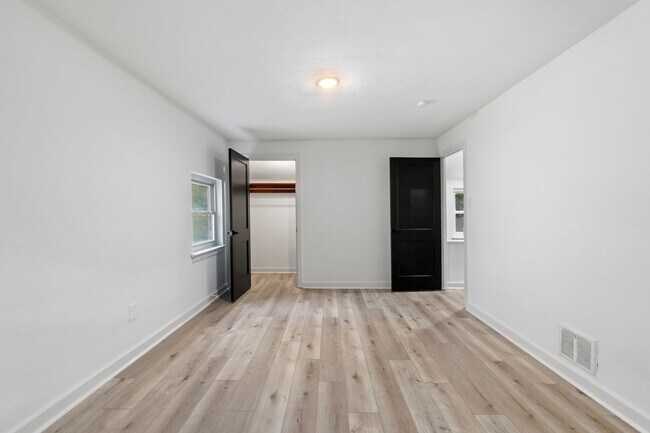 Building Photo - 314 Pennoak Dr