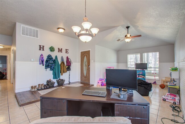 Building Photo - 5010 Village Springs Dr