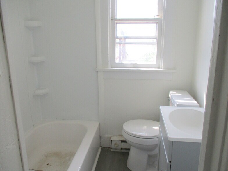 Building Photo - 311 Beaver St