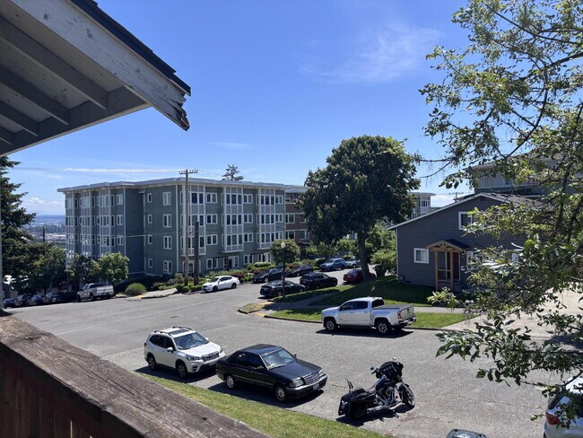 Building Photo - *1626 S G St #4, Tacoma, WA*