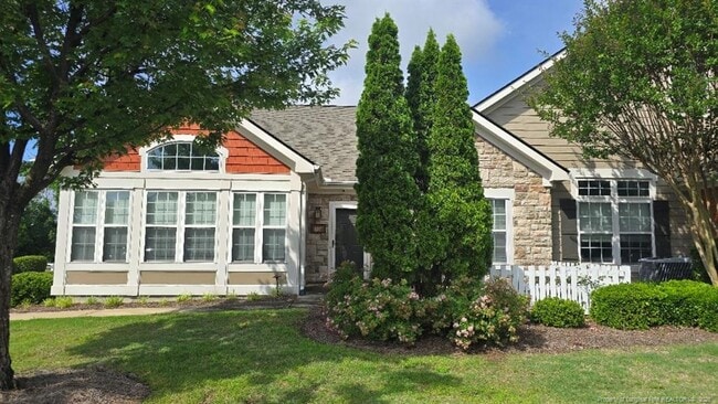 Building Photo - 127 Nandina Ct