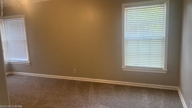 Building Photo - 3200 S Hills Ave