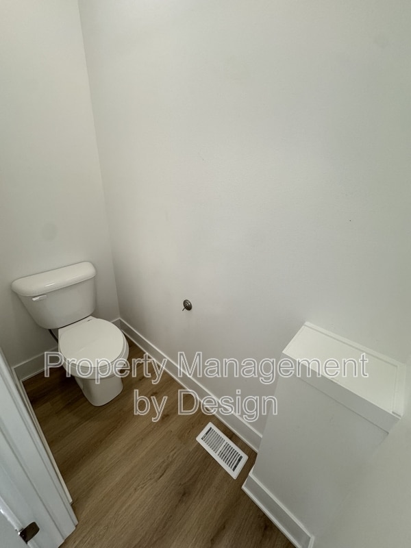 Building Photo - 835 SE Booth Ave