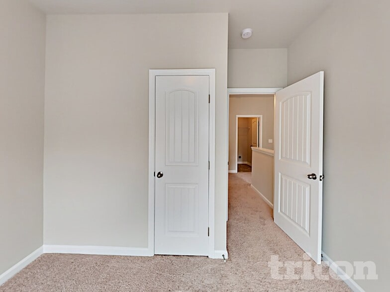Building Photo - 5702 Pahaska Ct