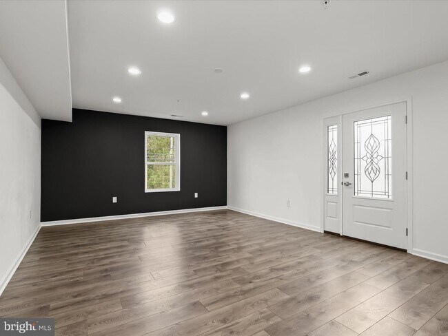 Building Photo - 700 Olney Sandy Spring Rd