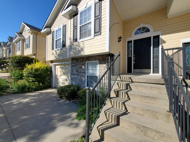 Building Photo - 1230 NW Ashley Dr