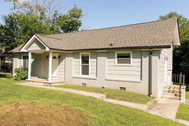 Building Photo - 1345 Cenora Ln