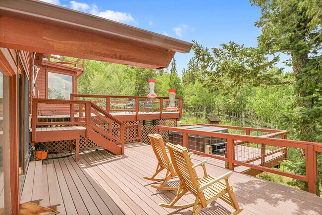 Building Photo - 204 Bristlecone Way