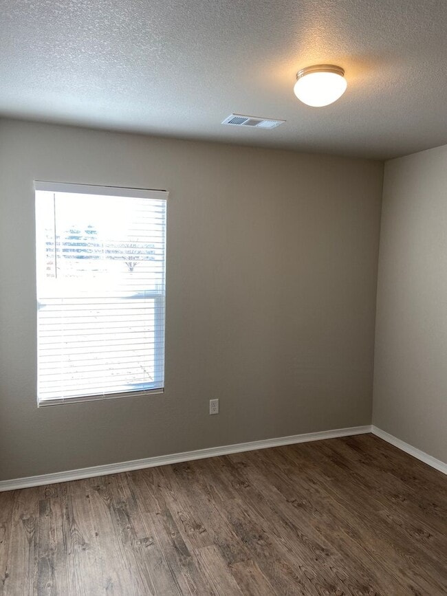 Building Photo - Pre-Leasing Now! Spacious Four Bedroom | Two Bathroom Home in Jonesboro