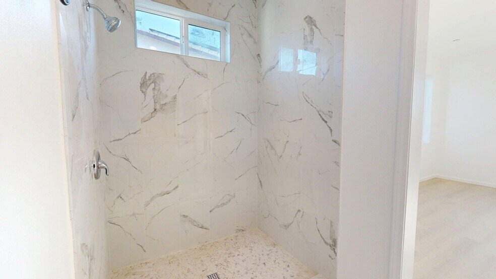 Building Photo - 9850 Mesquite Ave