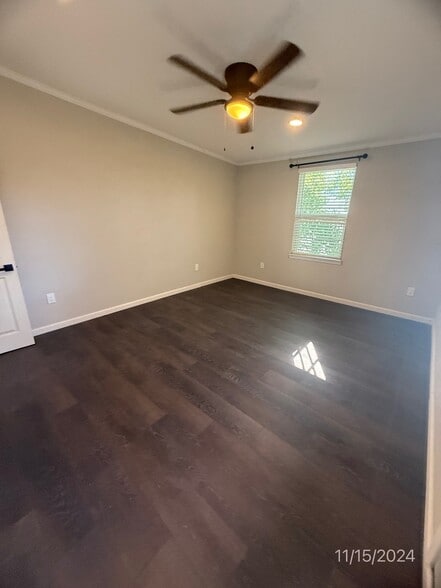 Building Photo - 7215 Holly Hill Dr