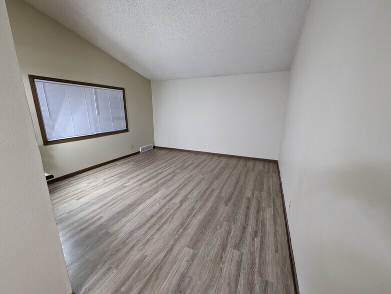 Building Photo - 4945 Walker Ave