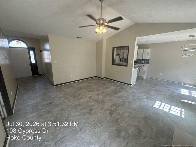 Building Photo - 108 Cypress Dr