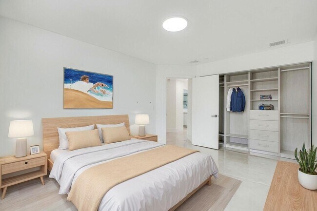 Building Photo - 7351 Valencia Dr