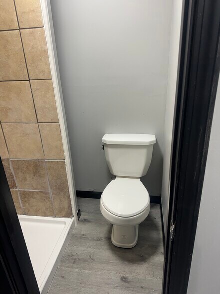 Building Photo - 409 Clayton St