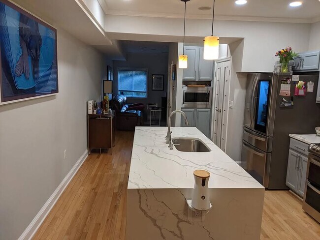 Building Photo - 1612 5th St NW