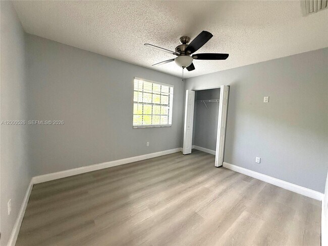 Building Photo - 802 Constitution Dr