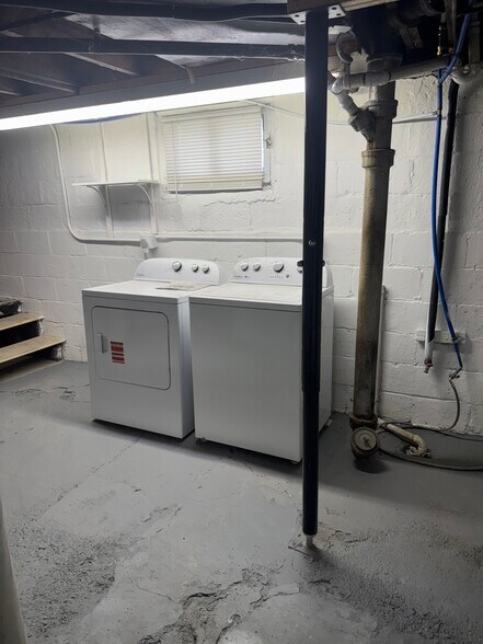 Building Photo - 264 Spring Grove Ave