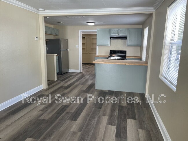 Building Photo - 1216 Hartsell Ave