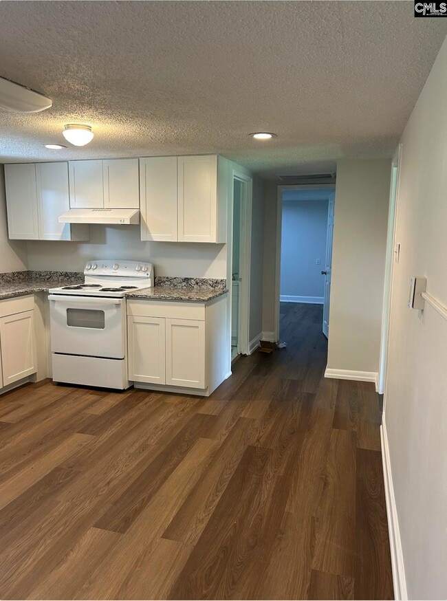 Building Photo - 236 Cardinal Dr