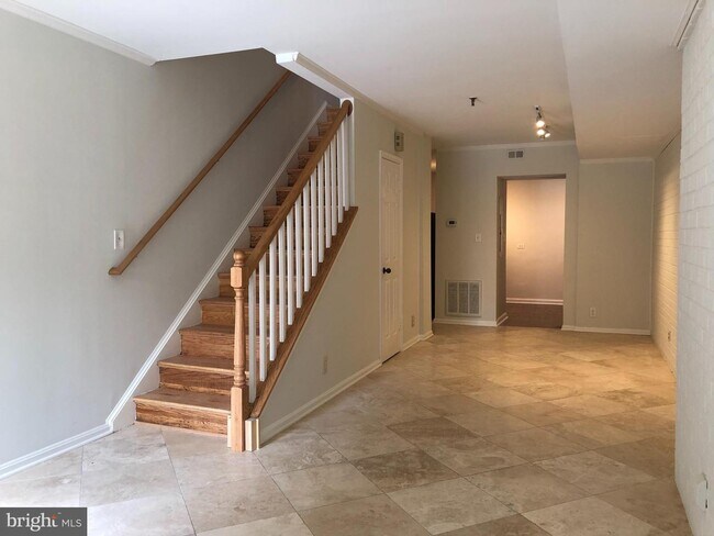 Building Photo - 1042 Paper Mill Ct