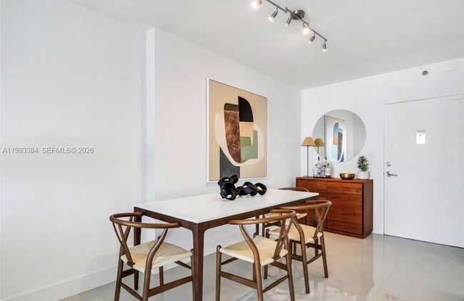 Building Photo - 1000 West Ave