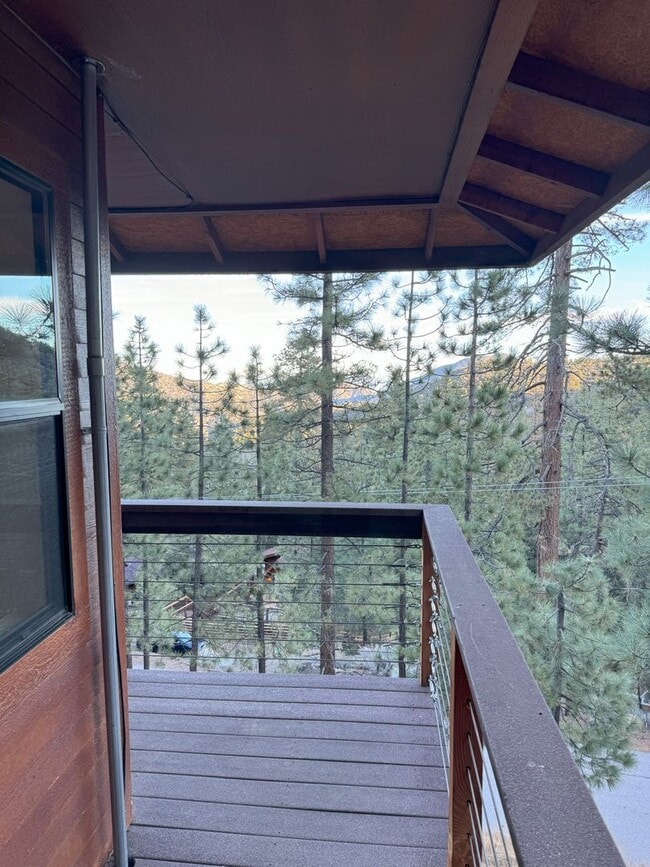 Building Photo - Unique Mountain Home!