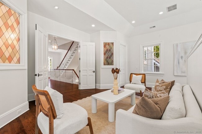 Building Photo - 1421 Oenoke Ridge