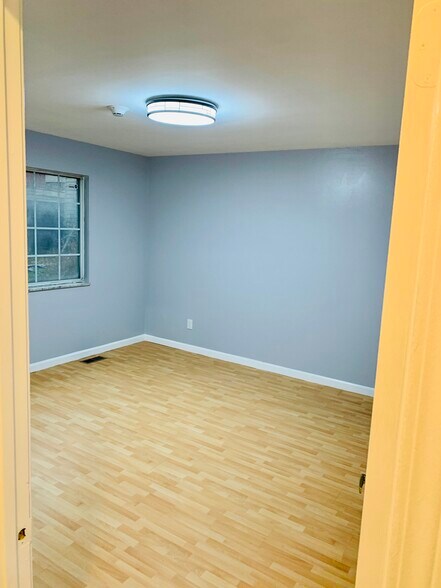 Building Photo - 481 Walker St