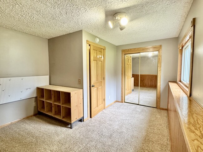 Building Photo - 1440 Hunter Square