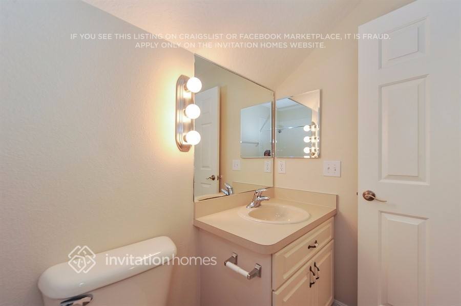 Building Photo - 6144 Skylarkcrest Dr