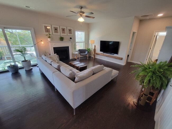 Building Photo - 416 Jones Peak Dr