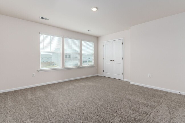Building Photo - 242 Carrington Dr
