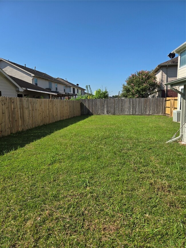 Building Photo - 16203 Dryberry Ct