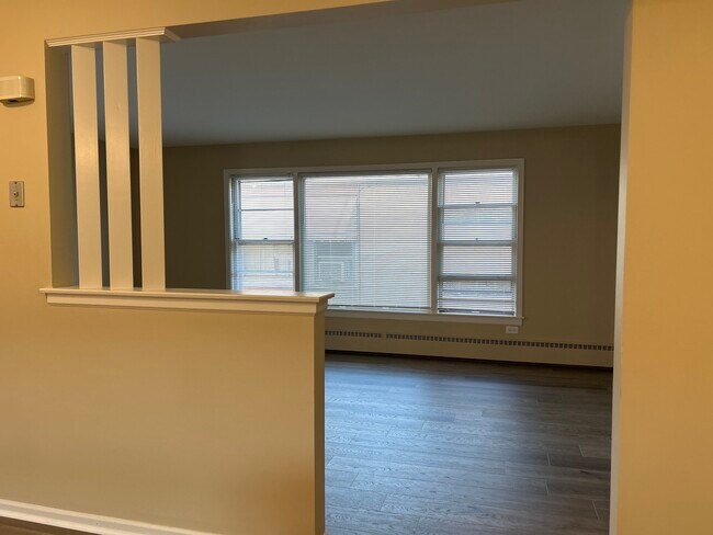 Building Photo - 7118 Windsor Ave