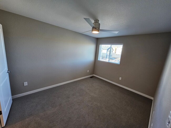 Building Photo - 1 Bed 1 Bath in Classics Greenway in 80922!