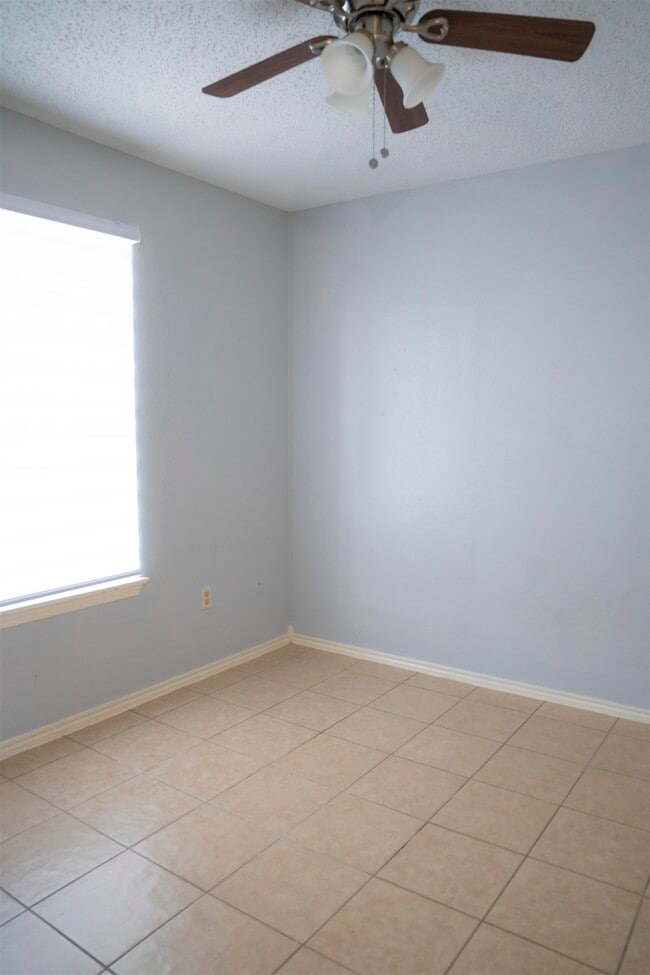 Building Photo - 311 Soria Dr