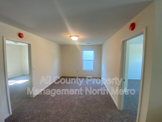 Building Photo - 1597 Shire Village Dr