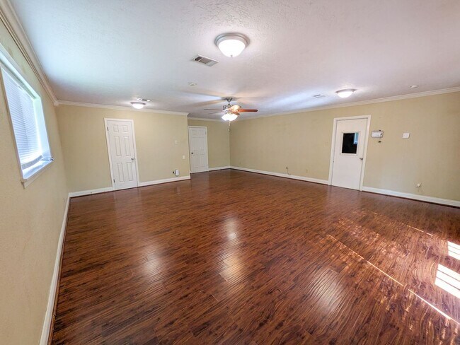 Building Photo - 790 Norwood Dr