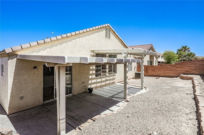 Building Photo - 1201 Pueblo Hills Ave