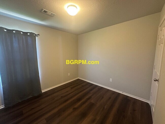 Building Photo - Great 4 Bedroom for rent!