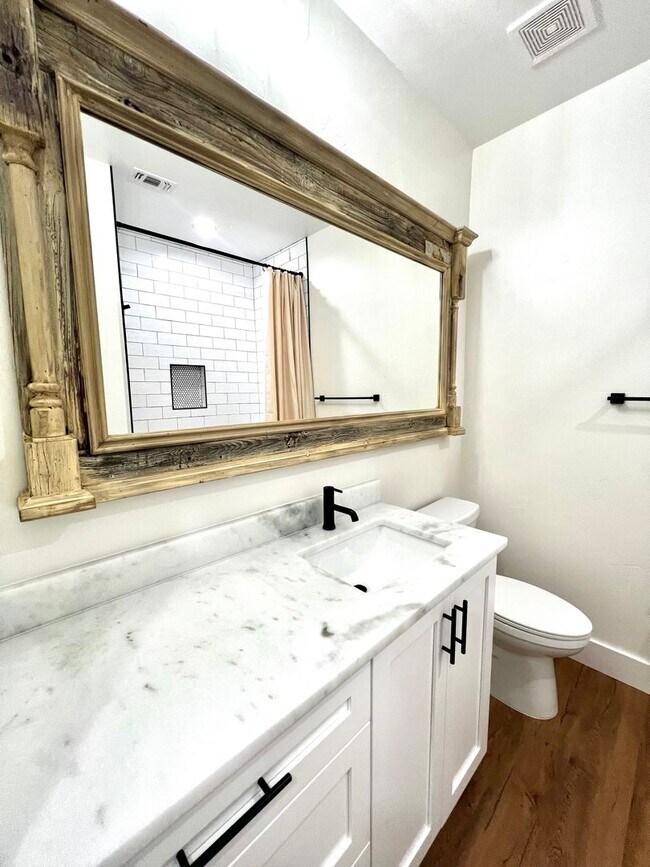 Building Photo - Gorgeous Modern Home In Village Glen