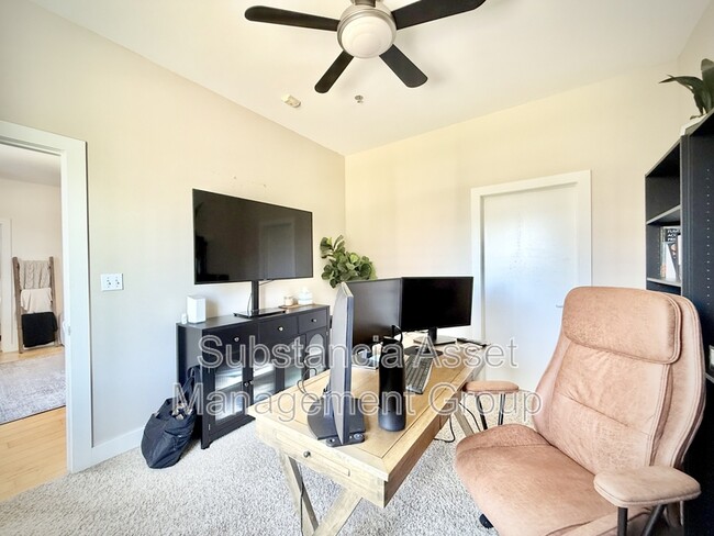 Building Photo - 444 N Central Ave