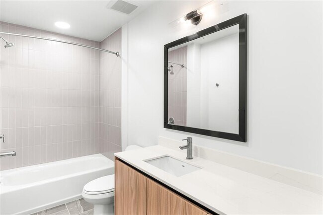 Building Photo - 2311 Westheimer Rd